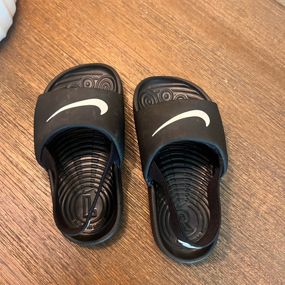 Nike Black Slide Sandals - Picture 4 of 6